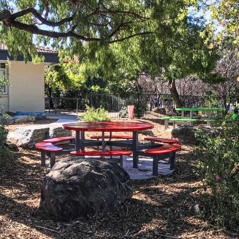 Spencer Picnic Setting Round 6 Sided