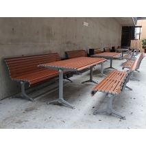 Madrid Setting with Seats - Splay Leg - Wood Grain Aluminium - Western Red Cedar