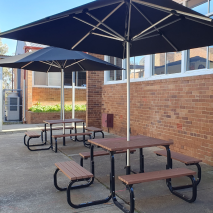 Liverpool Setting - 4-Sided Square - Enviroslat Walnut with Square Umbrella