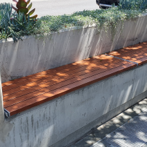 Paris Flat Bench - Plinth Mount (Wood Grain Aluminium - Western Red Cedar)